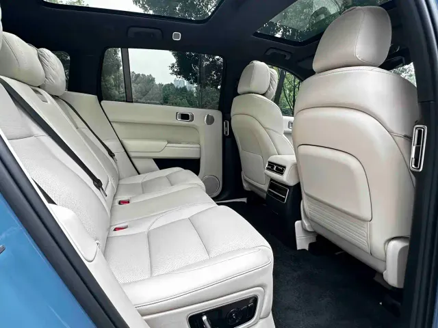 Li Auto L7 — Фото автомобиля 14