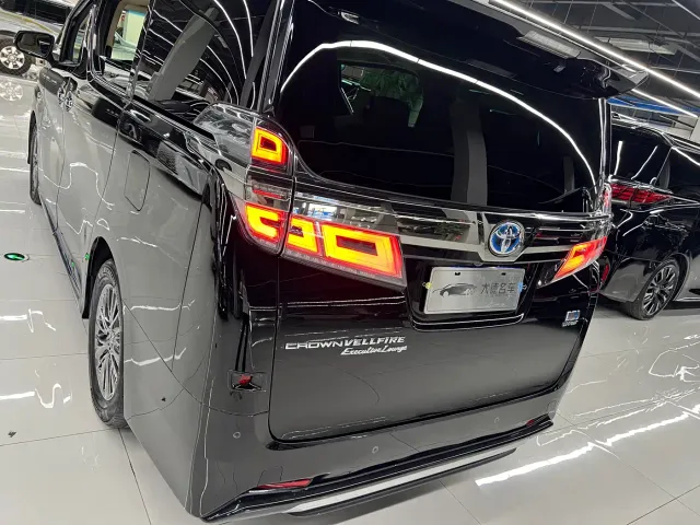 Toyota Vellfire — Фото автомобиля 7