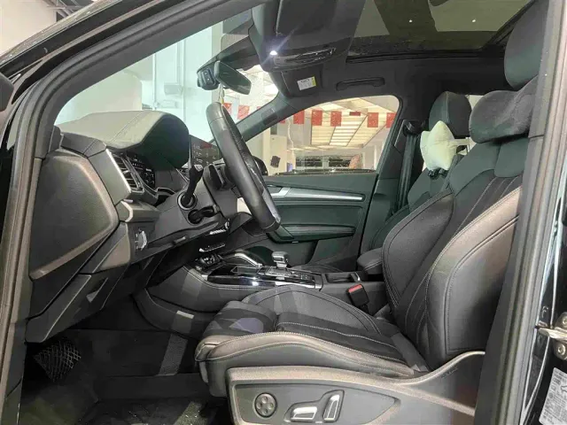 Audi Q5L — Фото автомобиля 18