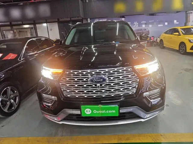 Ford Explorer — Фото автомобиля 2