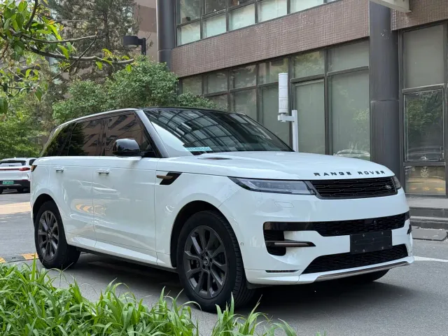 Land Rover Range Rover Sport — Фото автомобиля 3