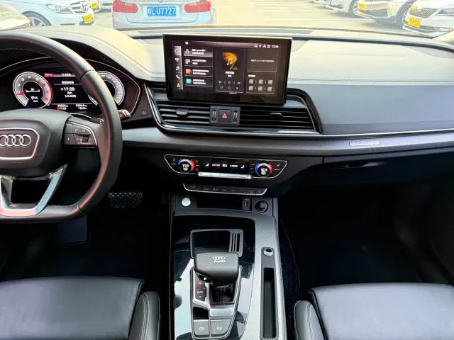 Audi Q5L — Фото автомобиля 14
