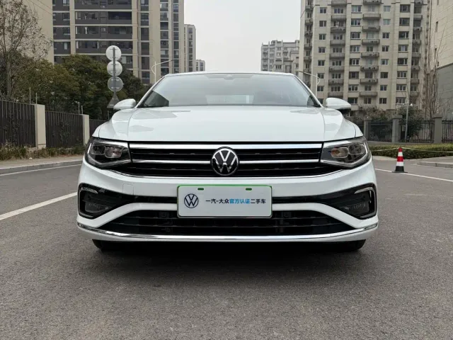 Volkswagen Bora — Фото автомобиля 2