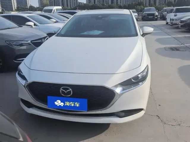 Mazda Axela — Фото автомобиля 2