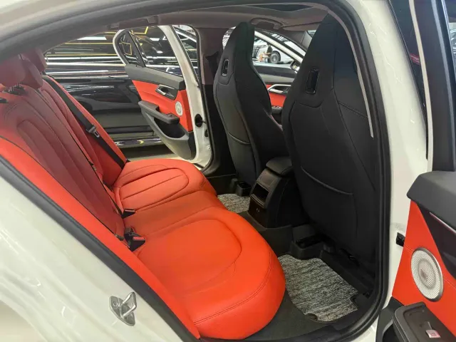 BMW 1 Series — Фото автомобиля 11