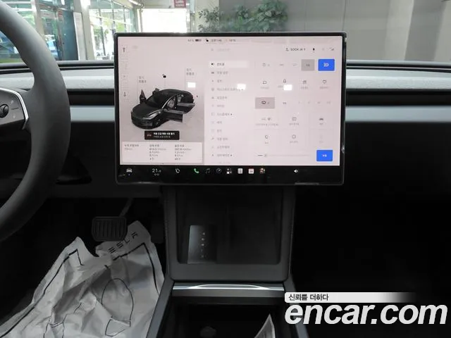 Tesla Model 3 — Фото автомобиля 8
