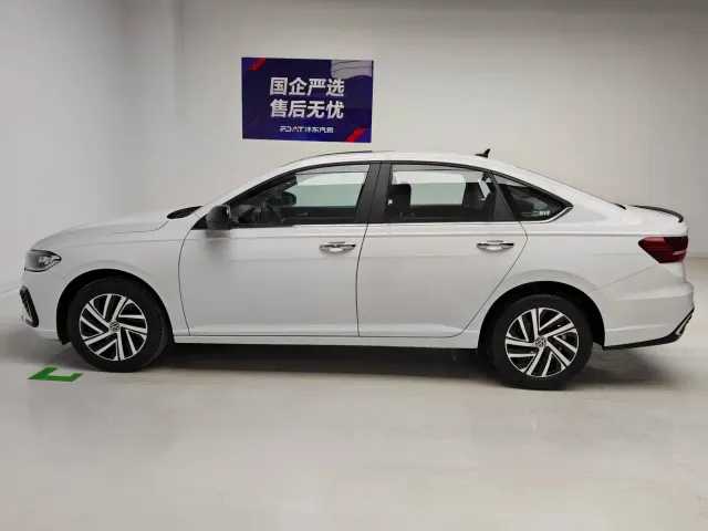 Volkswagen Lavida — Фото автомобиля 9