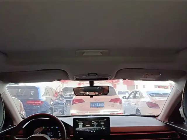 Geely Emgrand — Фото автомобиля 17
