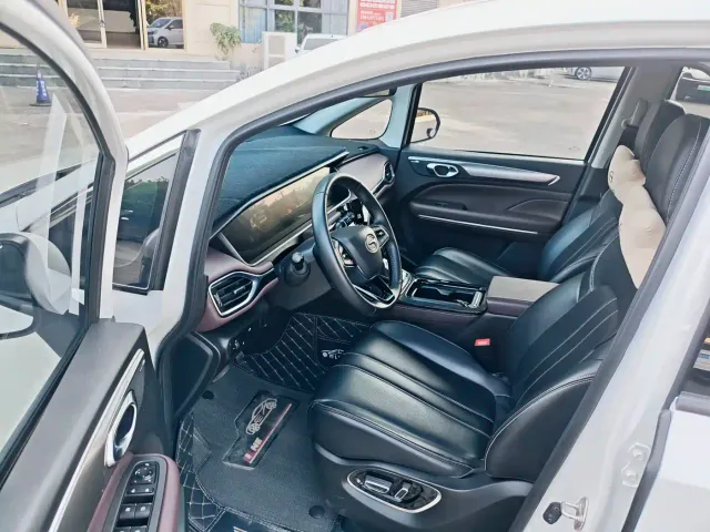 GAC Trumpchi M6 — Фото автомобиля 15