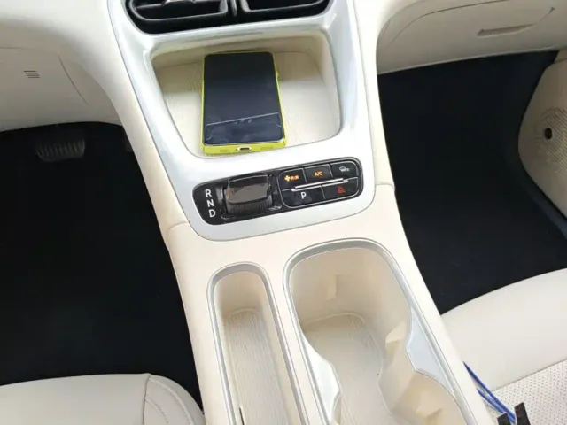 Geely Starry Wish — Фото автомобиля 13