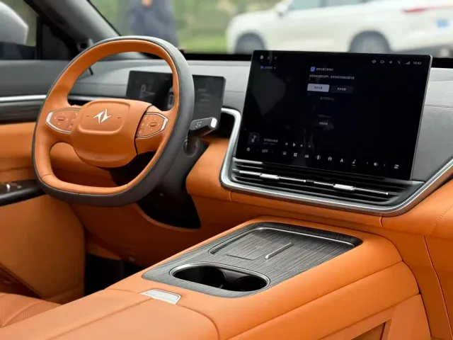 Dongfeng eπ 008 — Фото автомобиля 16