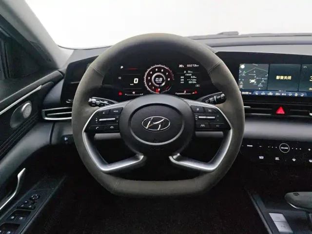 Hyundai Elantra — Фото автомобиля 15