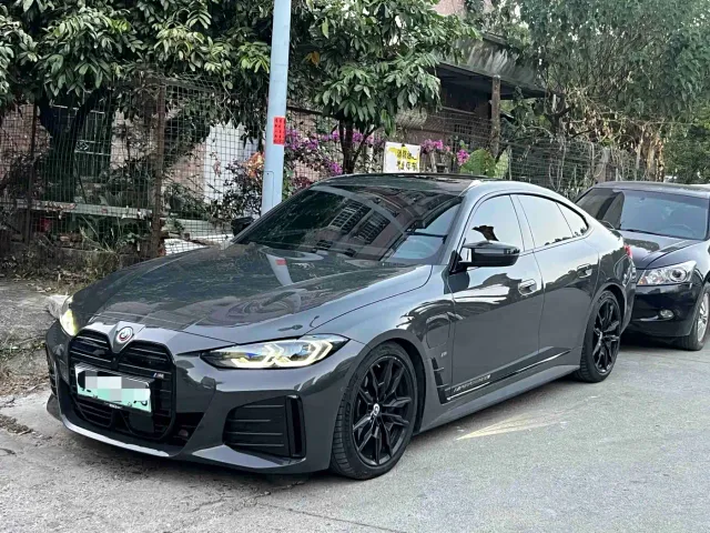 Фотография автомобиля — BMW i4