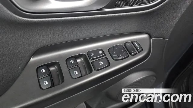 Hyundai Kona — Фото автомобиля 28