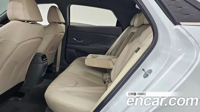 Hyundai AVANTE Новый Avante (CN7) — Фото автомобиля 22