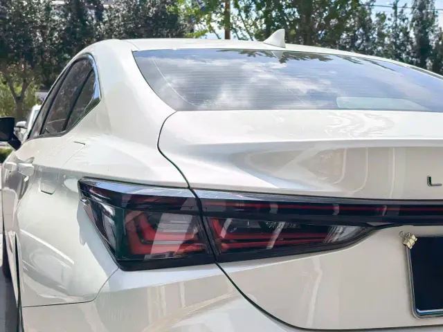 Lexus ES — Фото автомобиля 6