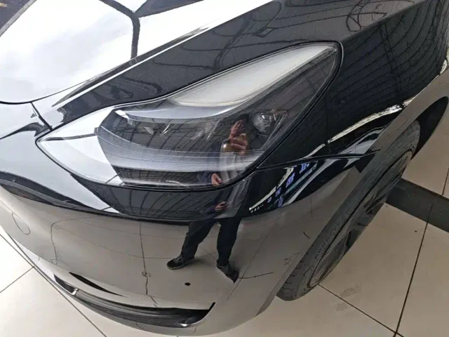 Tesla Model Y — Фото автомобиля 23