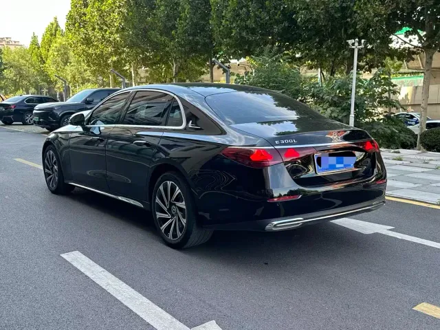 Mercedes-Benz E-Class — Фото автомобиля 5