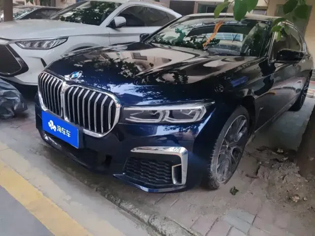 Фотография автомобиля — BMW 7 Series