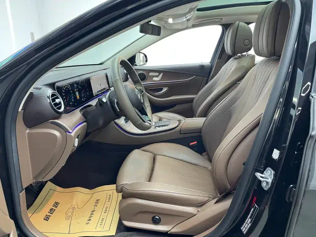 Mercedes-Benz E-Class — Фото автомобиля 12