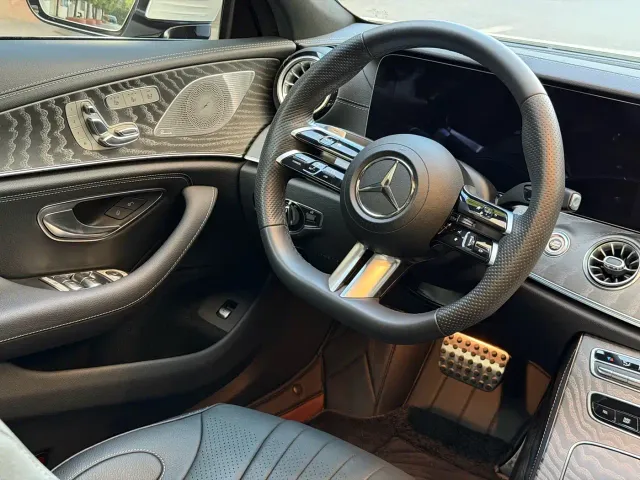 Mercedes-Benz CLS-Class — Фото автомобиля 16