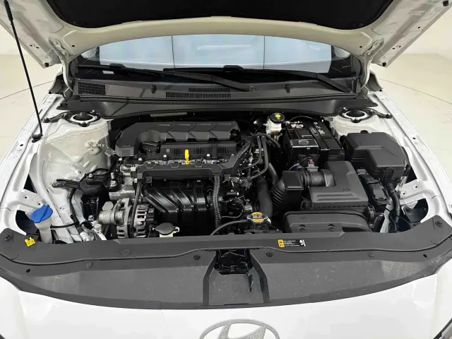 Hyundai Elantra — Фото автомобиля 18