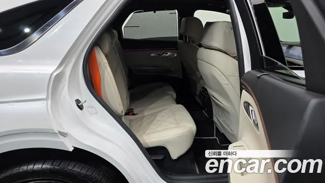Genesis GV70 2.5T Бензин AWD — Фото автомобиля 12