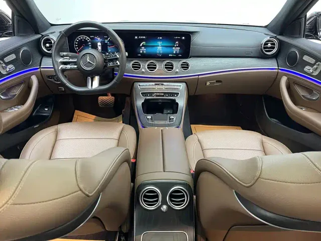 Mercedes-Benz E-Class — Фото автомобиля 21