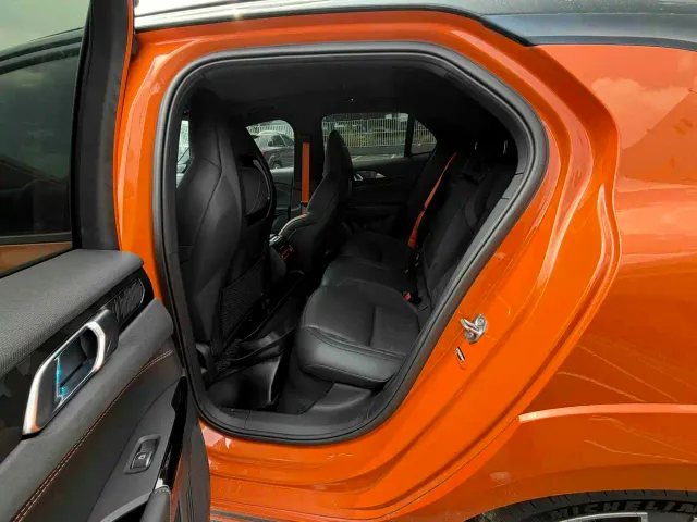 Lynk & Co 02 Hatchback — Фото автомобиля 9