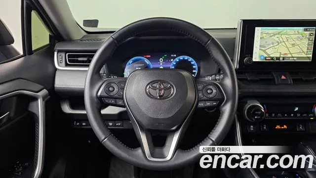 Toyota RAV4 Generation 5 — Фото автомобиля 13