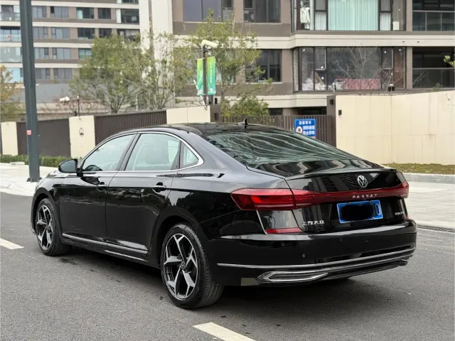 Volkswagen Passat — Фото автомобиля 7