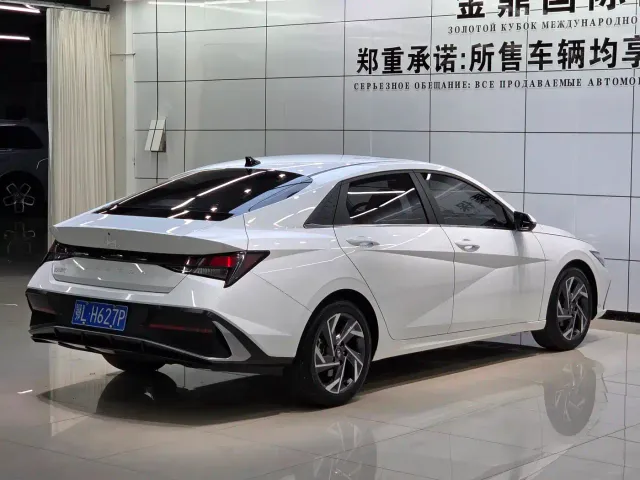 Hyundai Elantra — Фото автомобиля 7