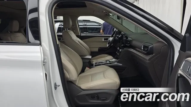 Ford Explorer Generation 6 — Фото автомобиля 16