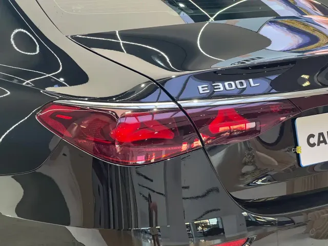 Mercedes-Benz E-Class — Фото автомобиля 13