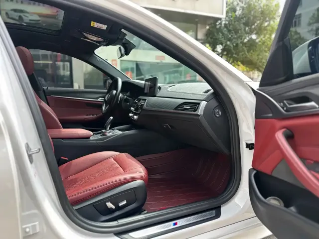 BMW 5 Series — Фото автомобиля 9