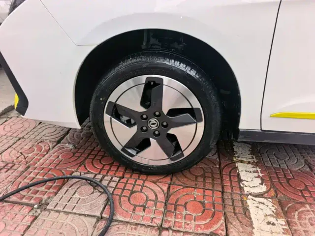 Dongfeng Fengshen E70 — Фото автомобиля 22