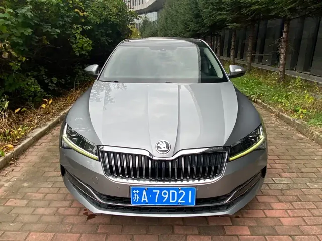 Skoda Superb — Фото автомобиля 2