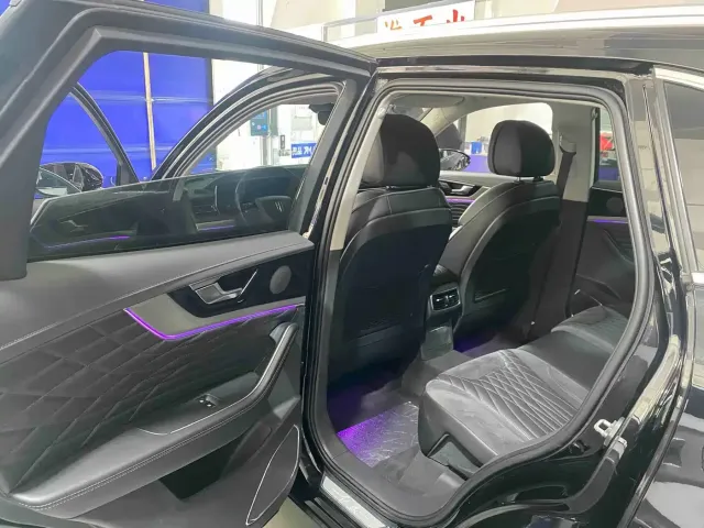 Hongqi HS5 — Фото автомобиля 10