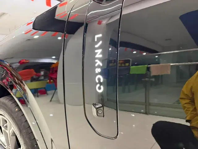 Lynk & Co 900 — Фото автомобиля 20