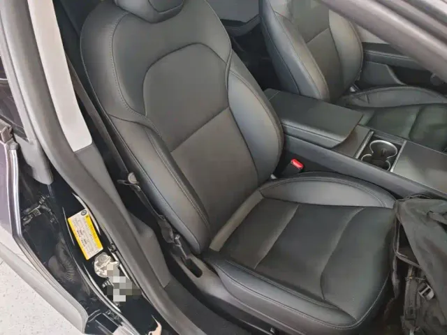 Tesla Model 3 — Фото автомобиля 24