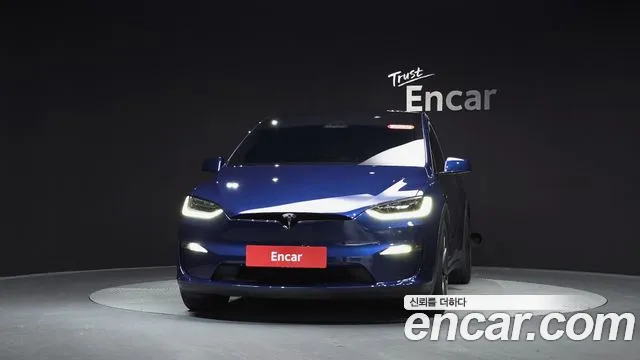 Tesla Model X — Фото автомобиля 2