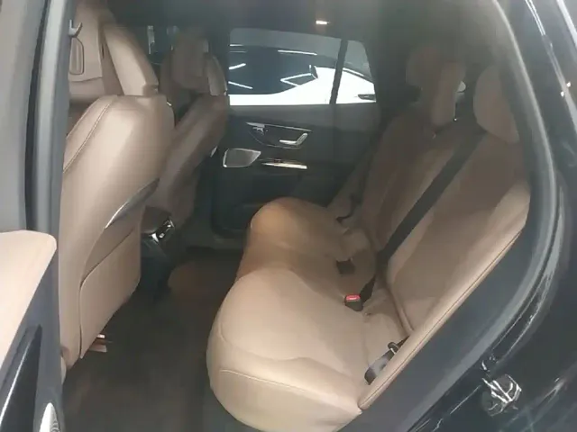 Mercedes-Benz EQE SUV — Фото автомобиля 16