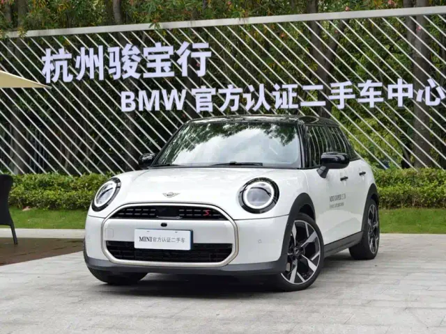 MINI Hatch — Фото автомобиля 2