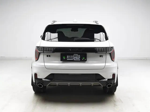 Lynk & Co 01 — Фото автомобиля 5
