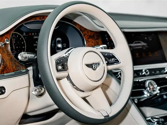 Bentley Flying Spur — Фото автомобиля 9