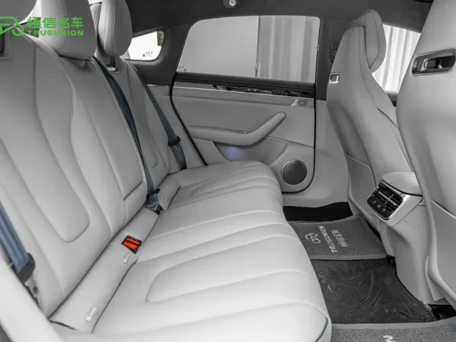 Luxeed S7 — Фото автомобиля 16