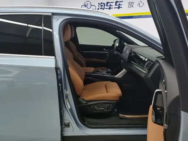 BYD Tang — Фото автомобиля 8