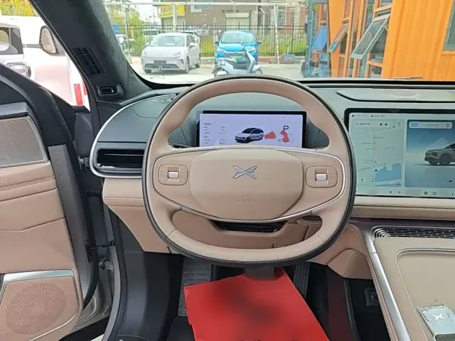 Xpeng G9 — Фото автомобиля 10