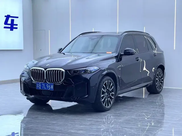 Фотография автомобиля — BMW X5