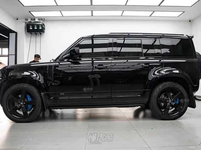 Land Rover Defender — Фото автомобиля 4
